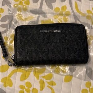 Michael Kors wristlet